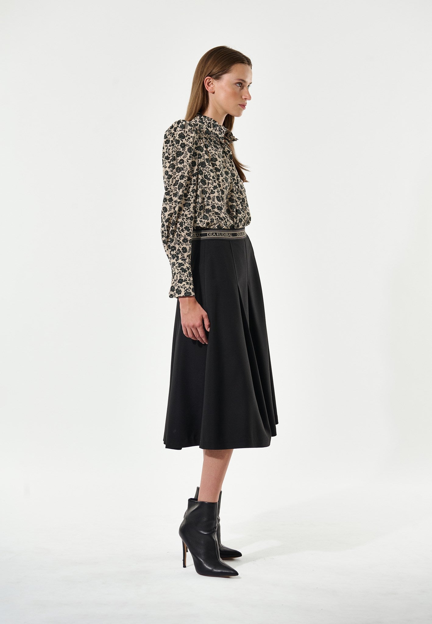 0761024 5823 WOM A 2