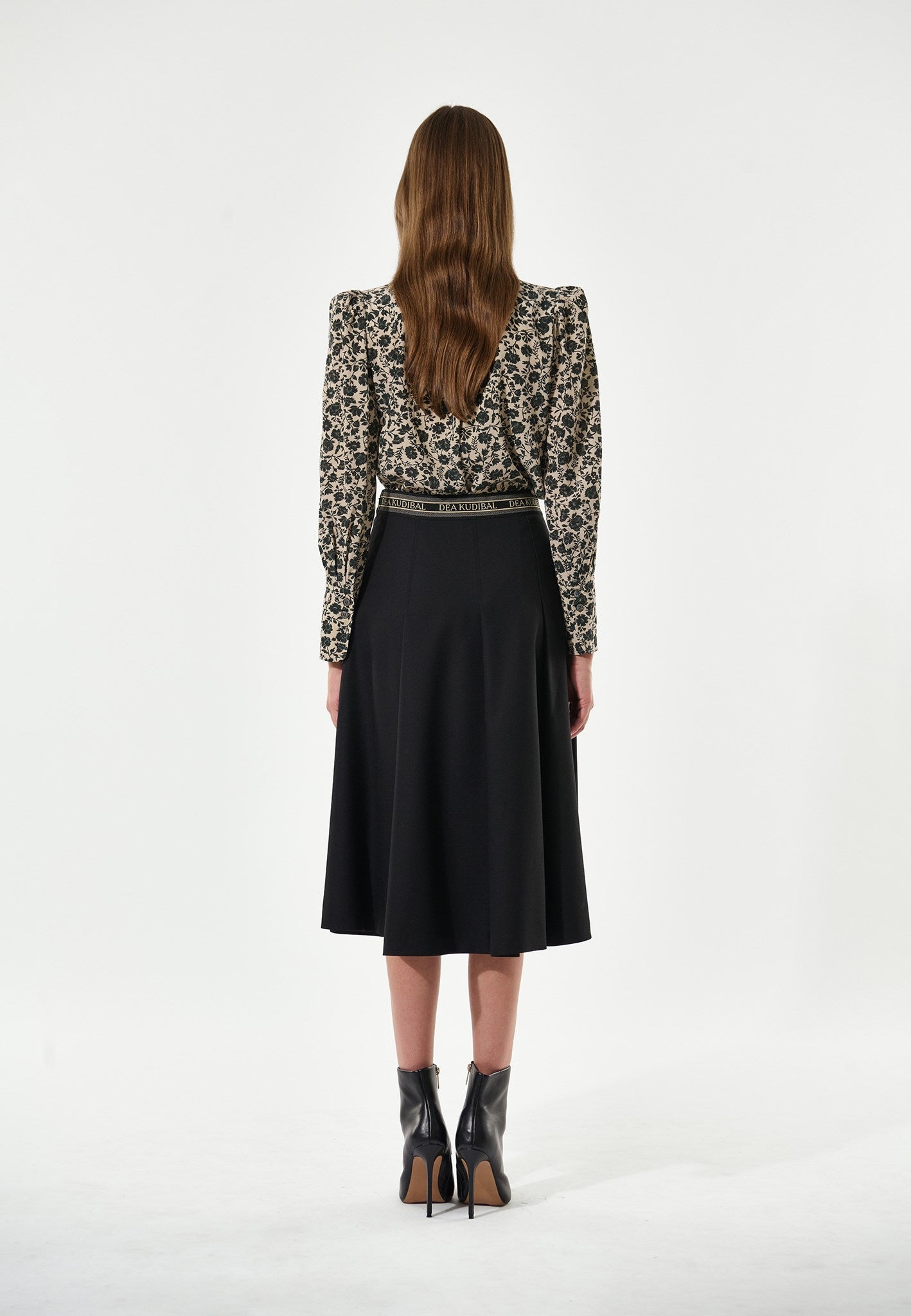 0761024 5823 WOM B 2