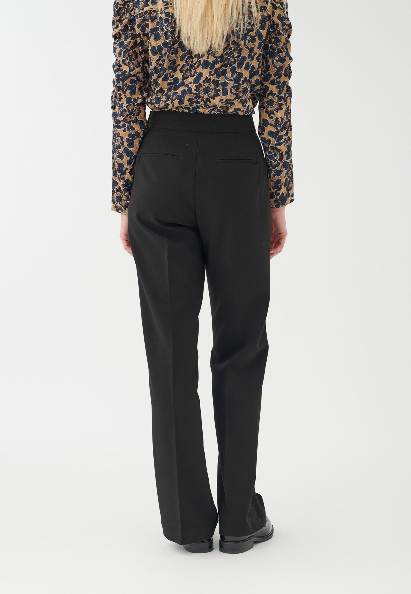 0990724_1000_WOM_B.jpg (1)