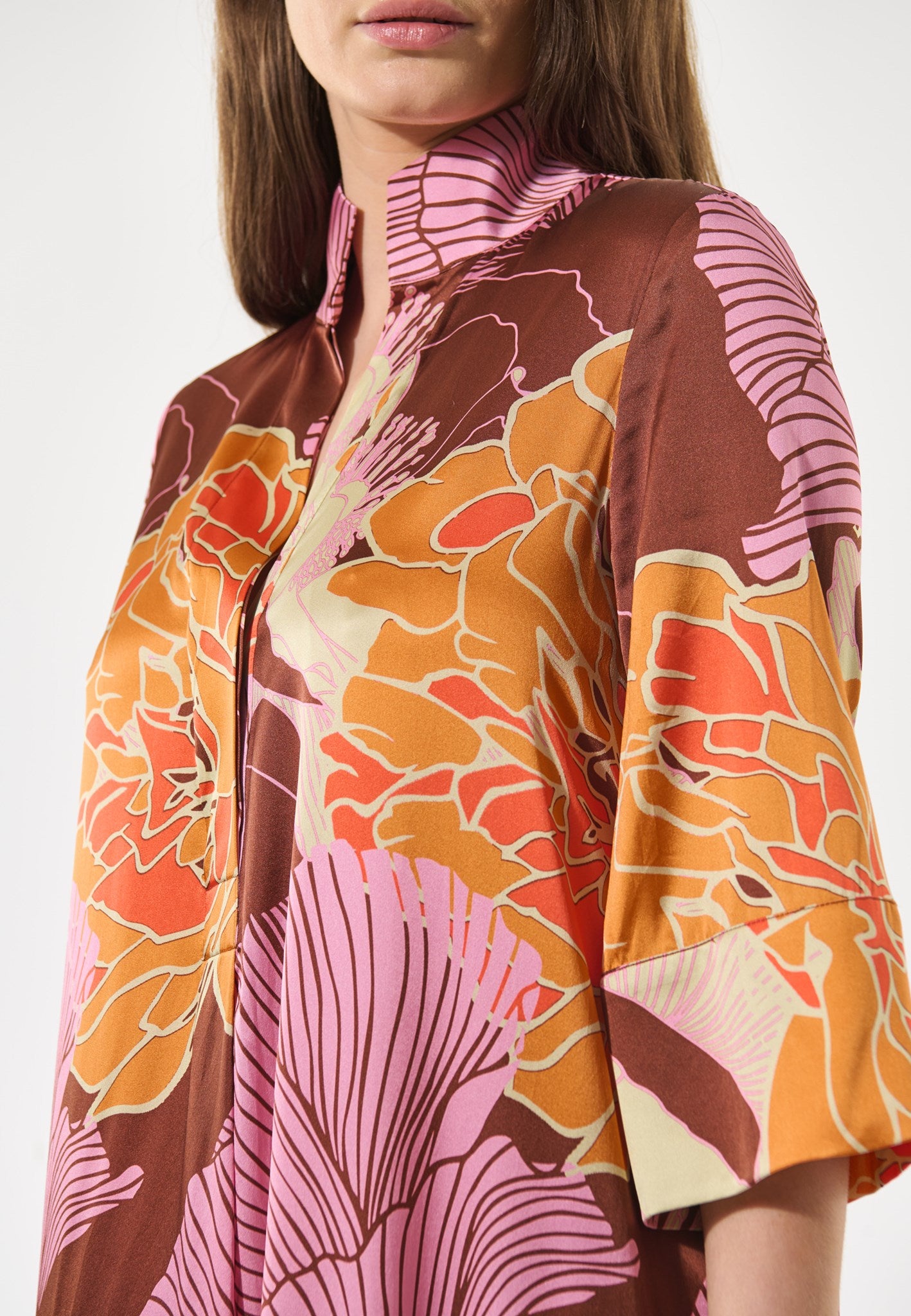 1800425 5858 120 Web