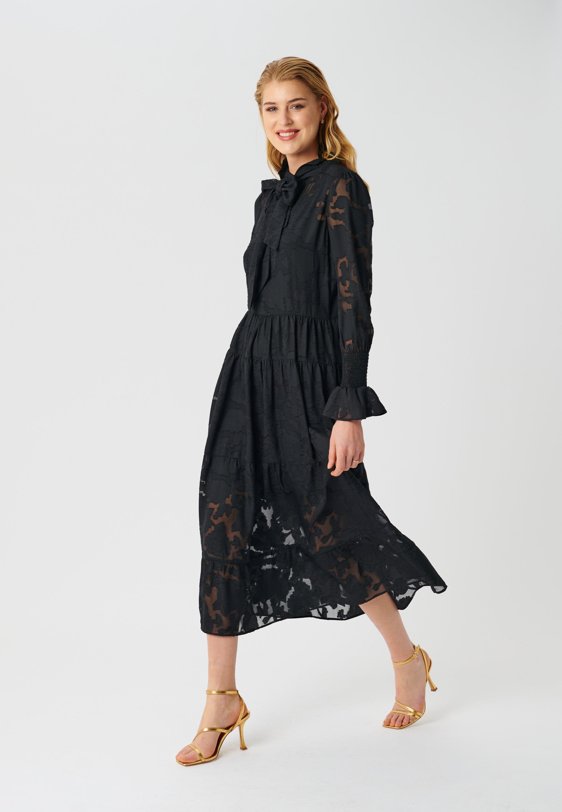 31-1022NS_1227_WOM_A