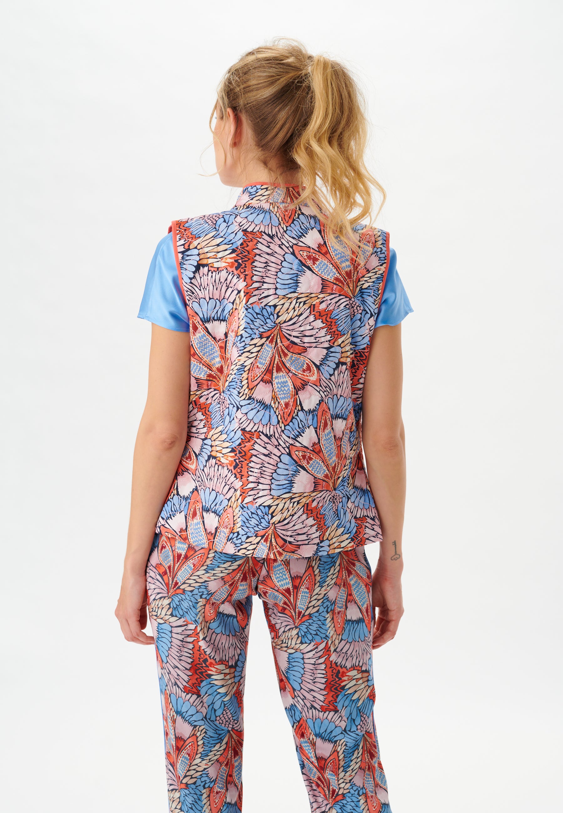 85-0122CO_5518_WOM_B