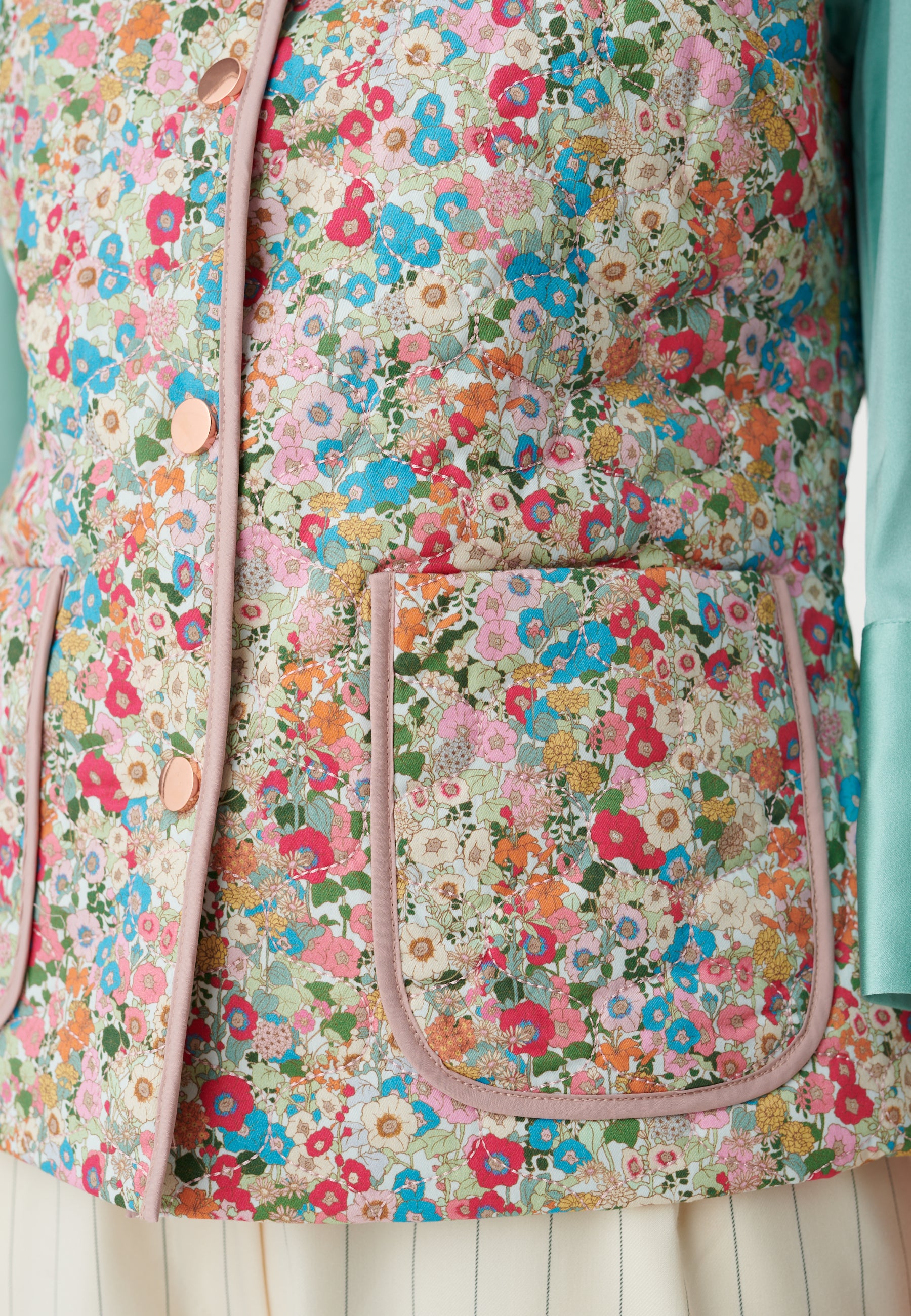 85-0122CO_5520_WOM_C